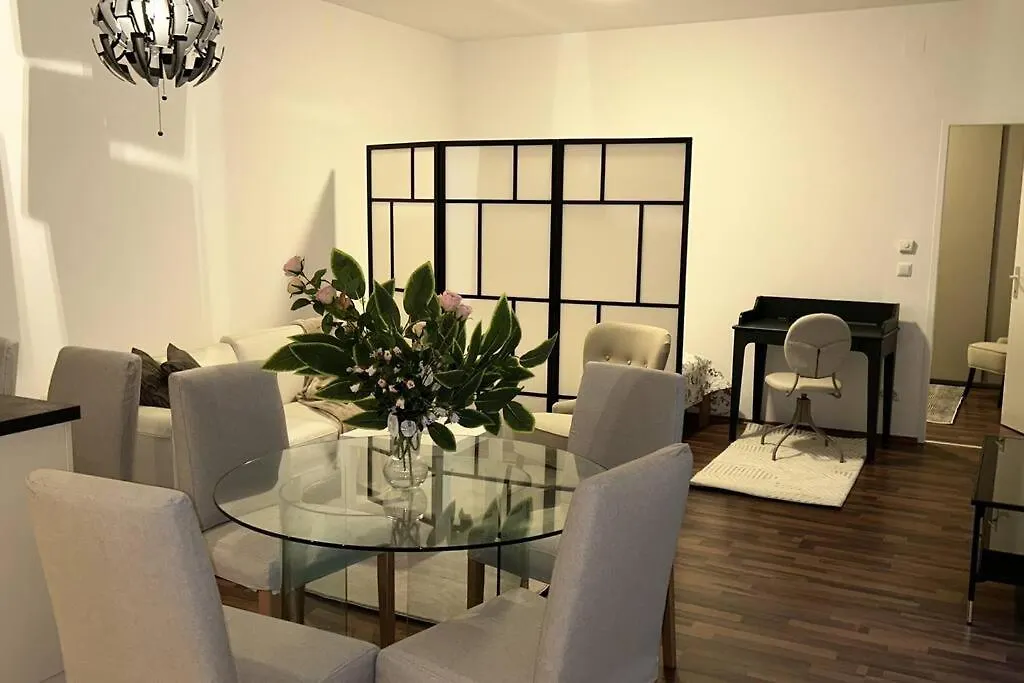 Apartment Gemuetliche Unterkunft Mit Balkon In Wien Österreich